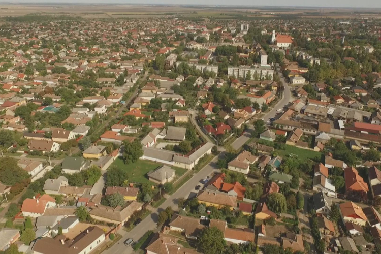 ÁLTALÁNOS KÖZMEGHALLGATÁS