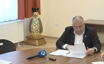 ÜLÉSEZETT A KÉPVISELŐ-TESTÜLET