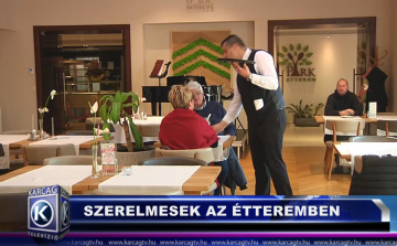 Valentin-nap alkalmából étteremben ünnepltek...