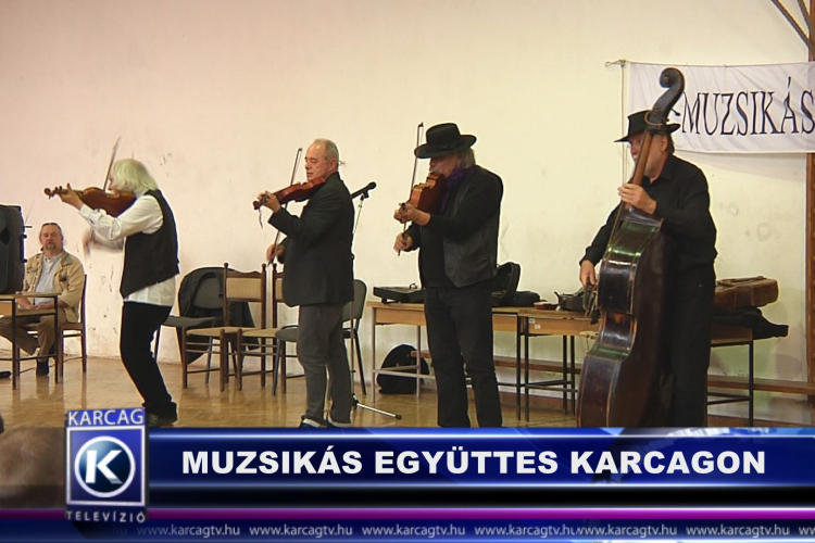 MUZSIKÁS EGYÜTTES KARCAGON