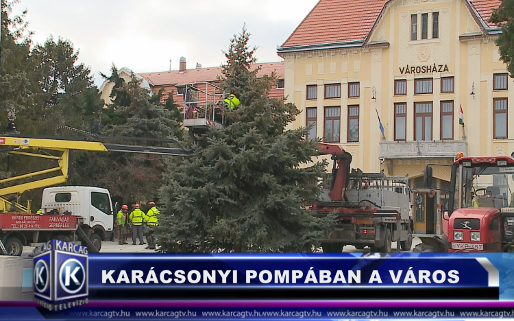 KARÁCSONYI POMPÁBAN A VÁROS