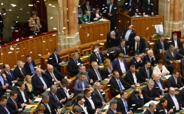 A MAGYAROK KÉTHARMADA ELUTASÍTJA AZ ELLENZÉK PARLAMENTI BOTRÁNYPOLITIZÁLÁSÁT