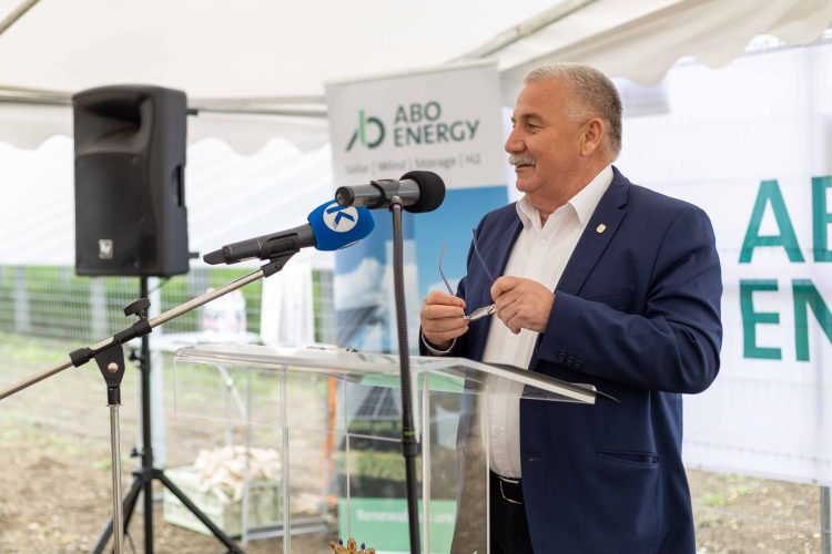 Napelempark átadó