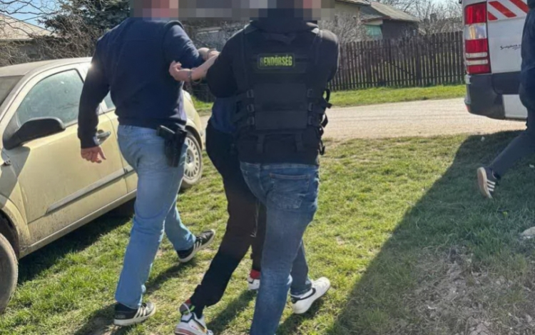 Pontot tettek a végére 