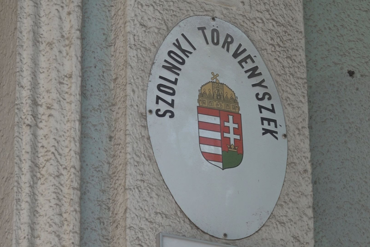 ELITÉLTÉK A KANNABISZ FARMEREKET