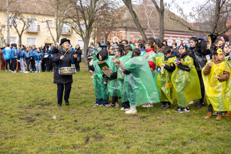 A Szent Pál Marista Általános Iskola farsangi felvonulása