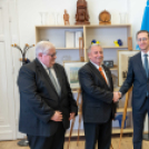 A Magyar Nemzeti Bank kortárs műgyűjteményéből érkeztek képek Karcagra