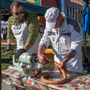Karcagi Kolbászízesítő és toroskáposzta-főző verseny