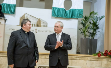 Miniszteri elismerésben részesült Gulyás Zsolt