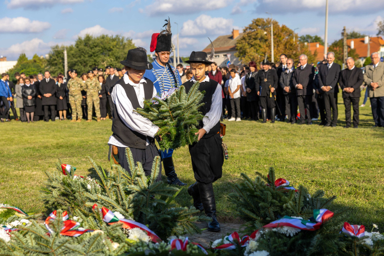 Emlékezés az aradi vértanúkra