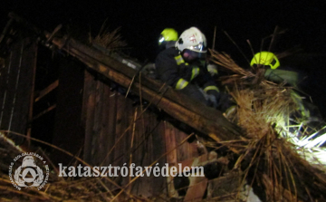 Két melléképületben is tűz keletkezett