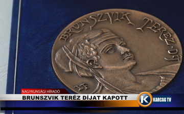 BRUNSZVIK TERÉZ DÍJAT KAPOTT