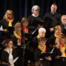 Az első adventi gyertya meggyújtása