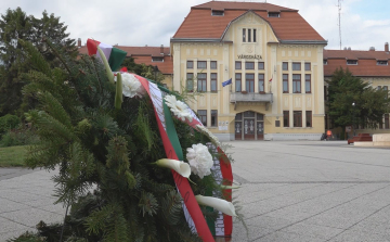 A hősi halottakra emlékeztek a város vezetői