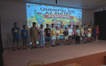 „ÜNNEPELJÜK AZ ÉLETET!”