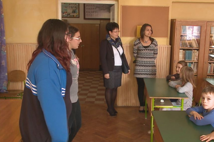 ODAFIGYELNEK A TEHETSÉGGONDOZÁSRA