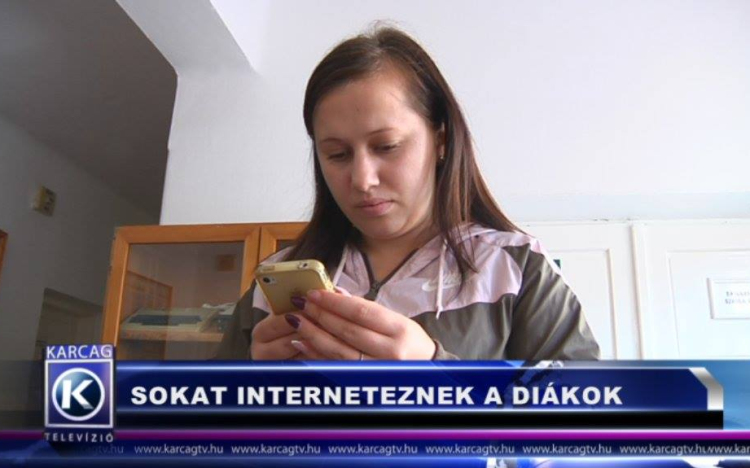 SOKAT INTERNETEZNEK A DIÁKOK