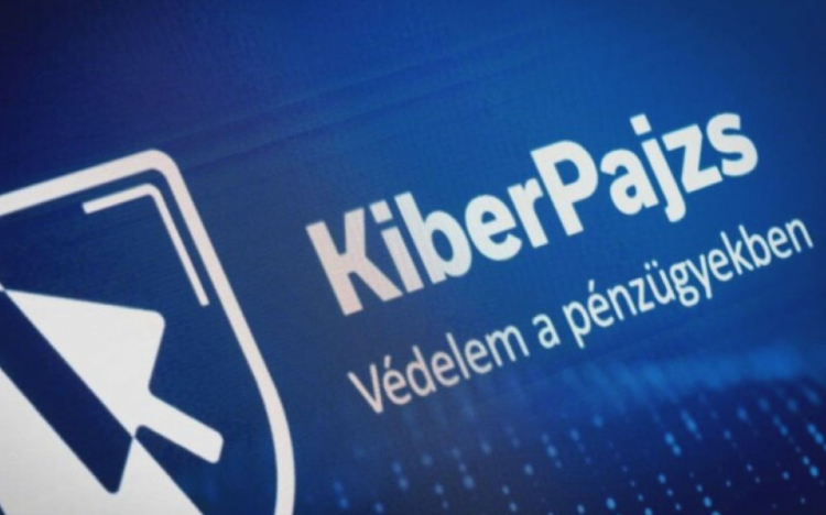 CSALÓK AZ ONLINE TÉRBEN