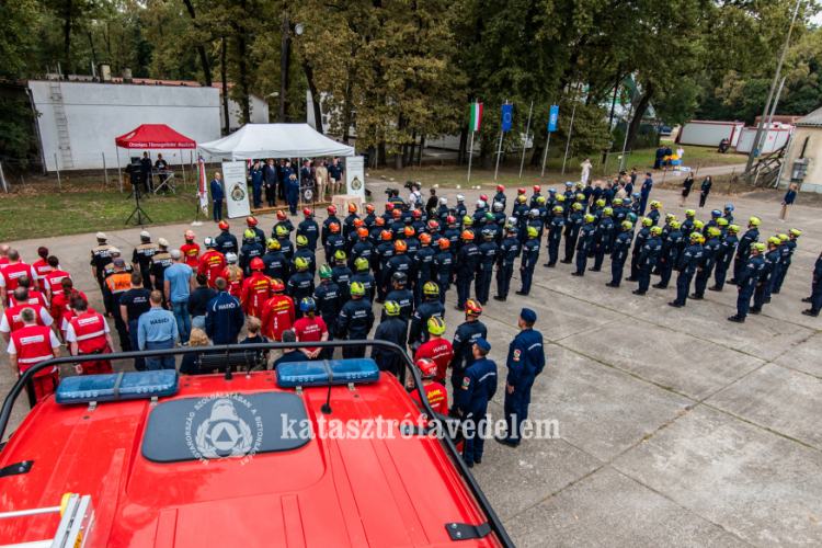 Három vármegyei tűzoltó is részese volt a HUNOR újraminősítésének
