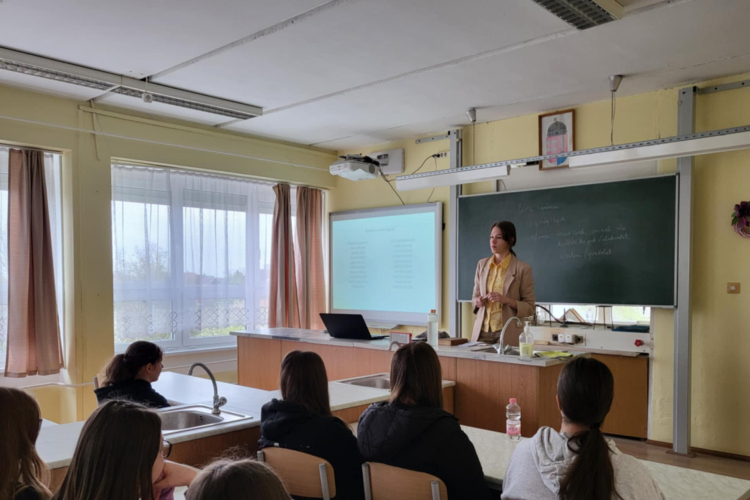 Rendhagyó irodalomóra a Györffyben!