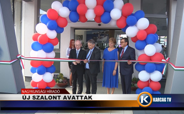 ÚJ SZALONT AVATTAK  