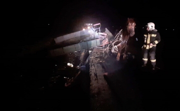Lovaskocsi és személyautó ütközött Törökszentmiklósnál