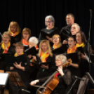 Az első adventi gyertya meggyújtása