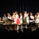 A második adventi gyertya meggyújtása