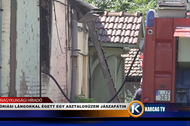 ÓRIÁSI LÁNGOKKAL ÉGETT EGY ASZTALOSÜZEM JÁSZAPÁTIN