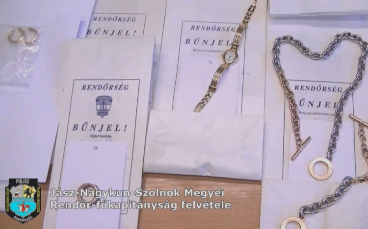 Több ékszert is lefoglaltak