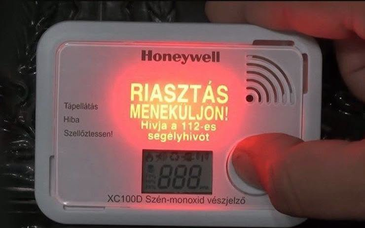 Egy háromtagú szolnoki család életét mentette meg az érzékelő