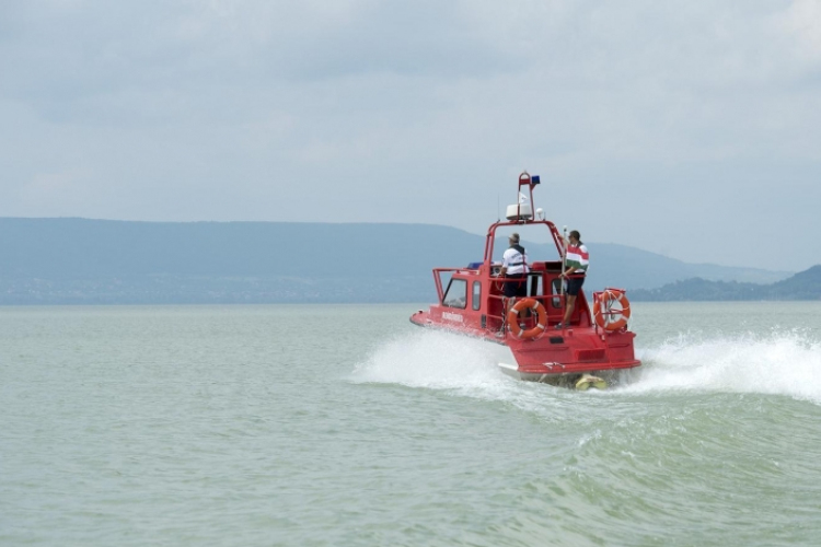 A hétvégén ketten fulladtak a Balatonba, a vízirendőrök 21 embert mentettek ki