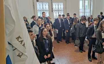 ELKEZDŐDTEK AZ ÉRETTSÉGI VIZSGÁK