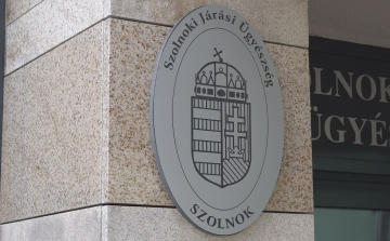 ELLOPTÁK AZ OSZTÁLYPÉNZT AZ ISKOLÁBÓL