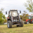 Traktoros ügyességi verseny
