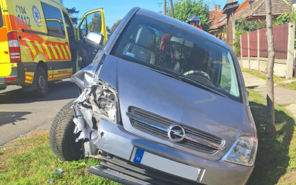 Álló kocsinak hajtott egy terepjáró Kisújszálláson