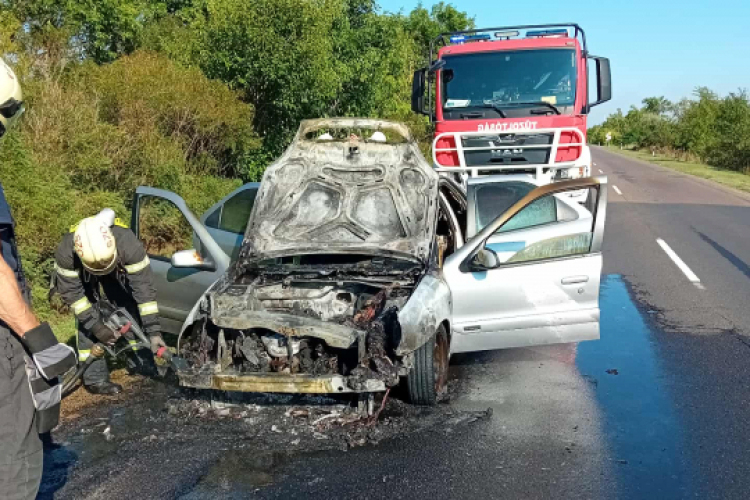Kigyulladt egy gépkocsi Abonynál
