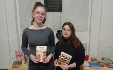 ÍRÓPALÁNTÁINK ÚJABB ALKOTÁSAI