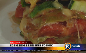 EGÉSZSÉGES ÉTELEKET FŐZNEK