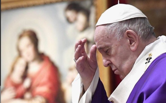 Ferenc pápa korábban mutatja be a misét szenteste