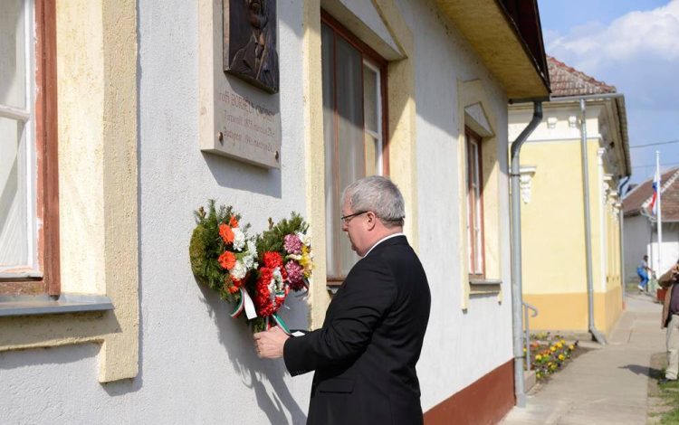 Dombormű avatás Tiszaroffon