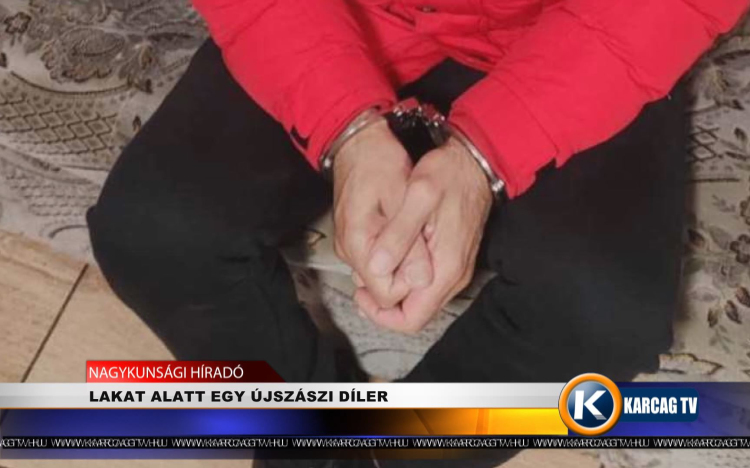 LAKAT ALATT EGY ÚJSZÁSZI DÍLER