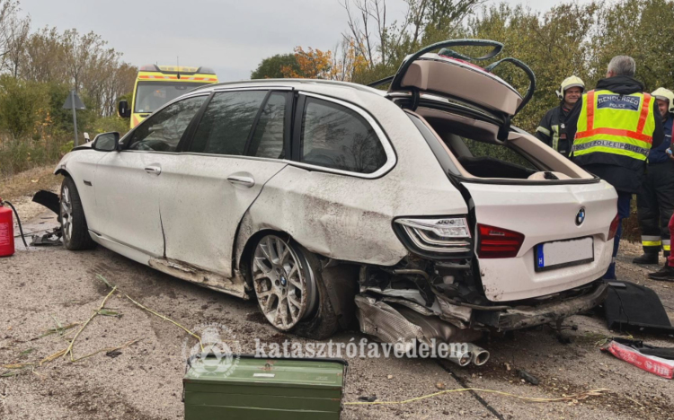  Árokba csapódott egy autó Besenyszög-Palotásnál