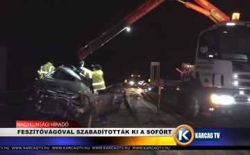 FESZÍTŐVÁGÓVAL SZABADÍTOTTÁK KI A SOFŐRT