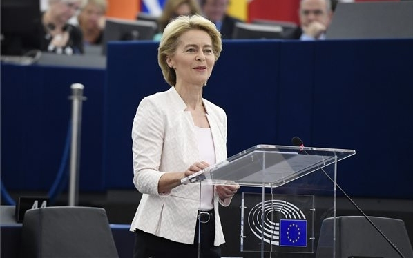 Von der Leyen: egyértelműbb, kiszámíthatóbb utazási szabályozásra van szükség az EU-ban