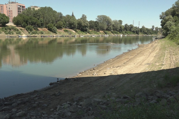 POZITÍV A TISZAI VÍZMÉRLEG