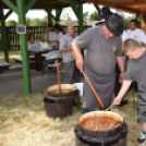 Több száz adag birkapörkölt fogyott