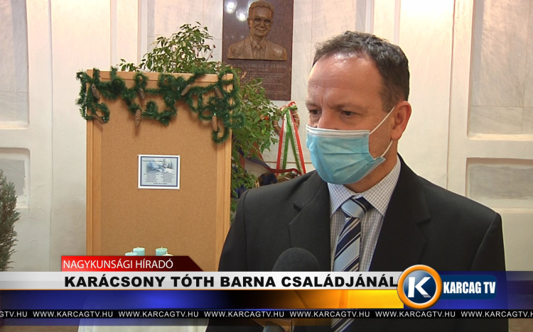 Karácsony Tóth Barna családjánál