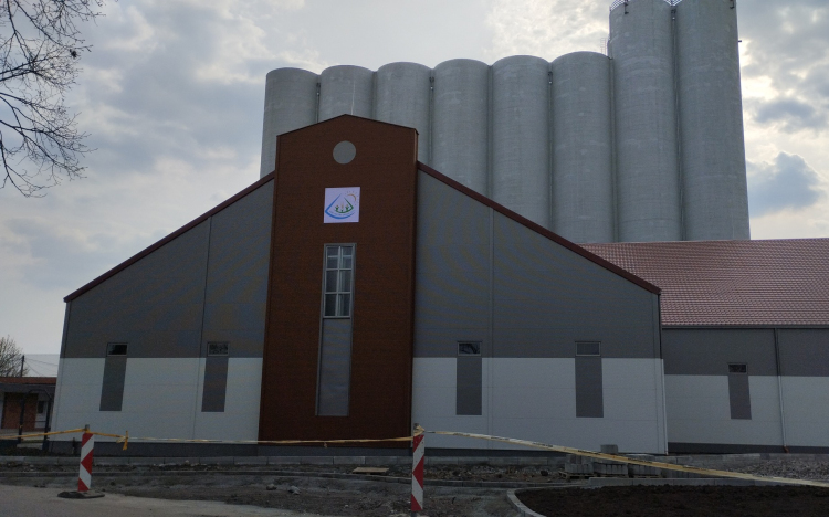 ÚJABB MÉRFÖLDKŐ A KARCAGI ÉLELMISZER- ELŐÁLLÍTÁSBAN