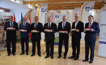 Átadták a berekfürdői bekötőutat